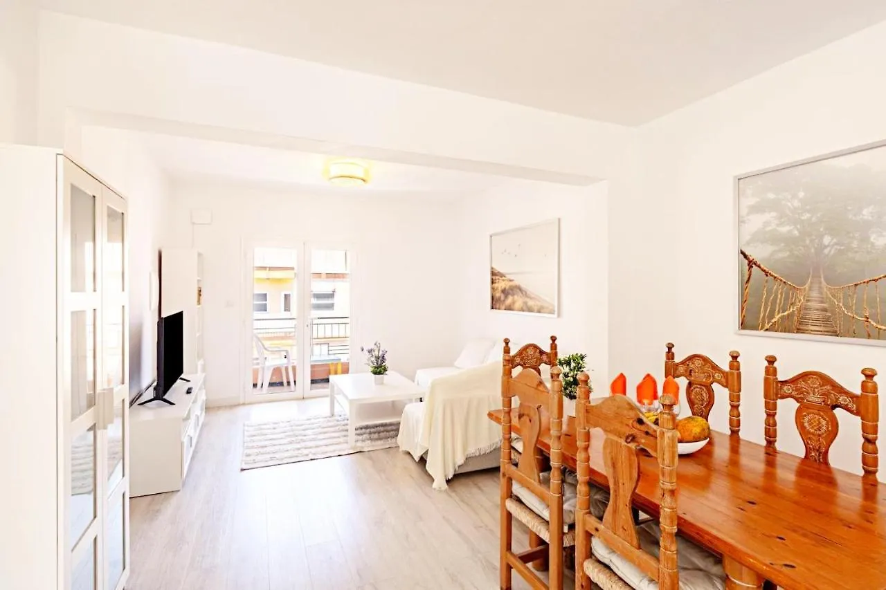 City Loft - Helles Und Geraeumiges Apartment In Santa Cruzの連絡先